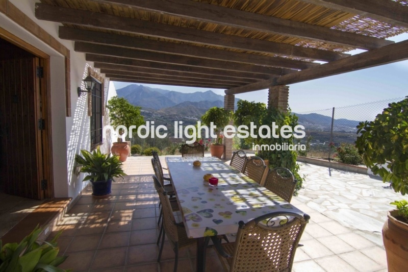 Similar properties Stunning country villa nestled in Torrox on a plot of 4.632 sqm