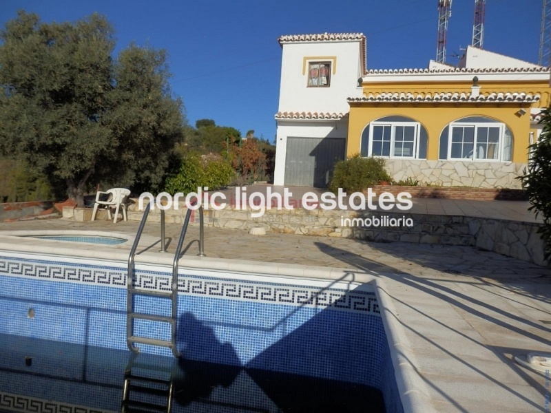 Similar properties Lovely villa on a plot of 5000 sqm in Nerja 