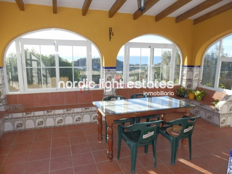 Bonita villa con una parcela de 5000m2 en Nerja