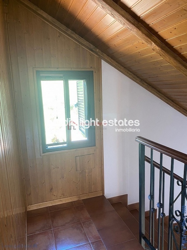Large country house on a plot of 4000 sqm