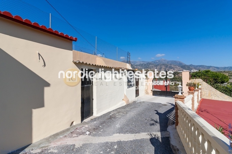 Propiedades similares Villa de lujo en Nerja, 2 salones, 2 cocinas