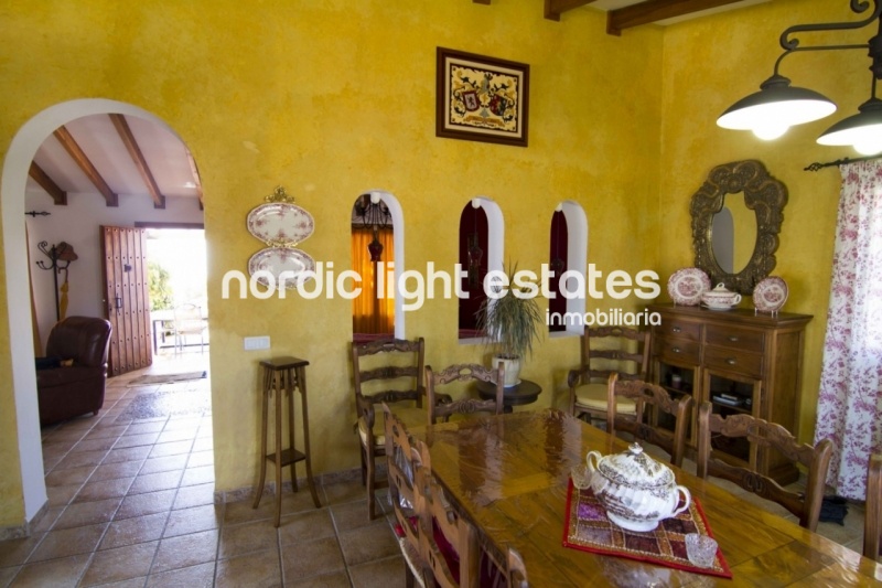 Marvellous country house with splendid gardens in Torrox 