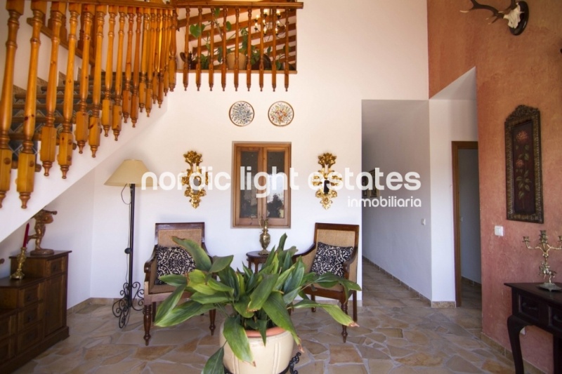 Marvellous country house with splendid gardens in Torrox 