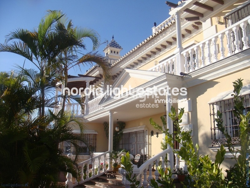 Gorgeous villa (before a hotel) 11 beds/8 baths Torre del Mar