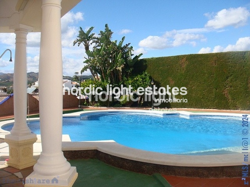 Gorgeous villa (before a hotel) 11 beds/8 baths Torre del Mar