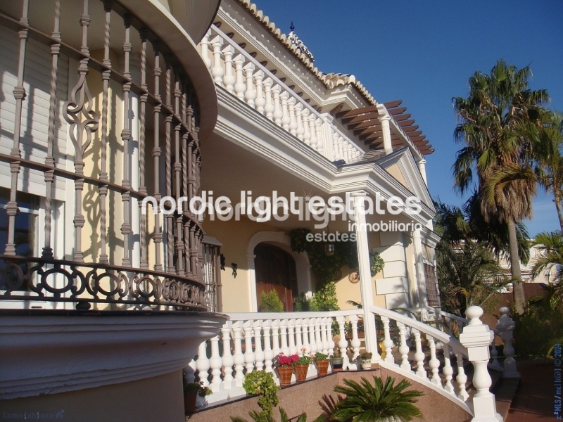 Gorgeous villa (before a hotel) 11 beds/8 baths Torre del Mar