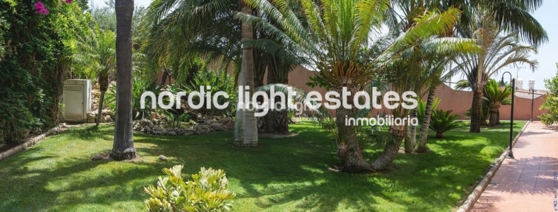 Gorgeous villa (before a hotel) 11 beds/8 baths Torre del Mar