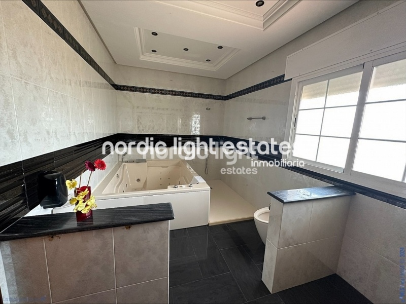 Gorgeous villa (before a hotel) 11 beds/8 baths Torre del Mar