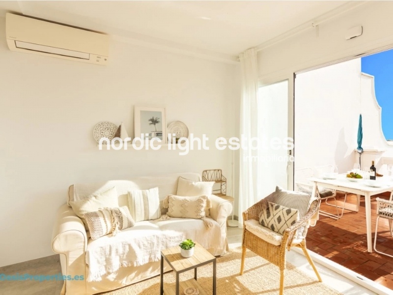 Excelente apartamento en la tropical urbanización de Oasis de Capistrano en Nerja