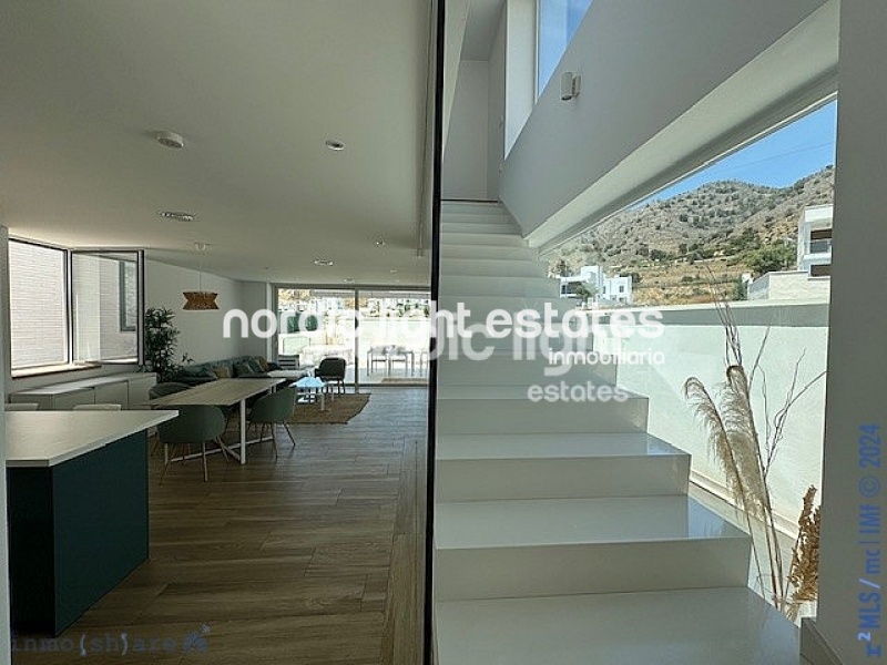 Moderna villa recién construida en Nerja