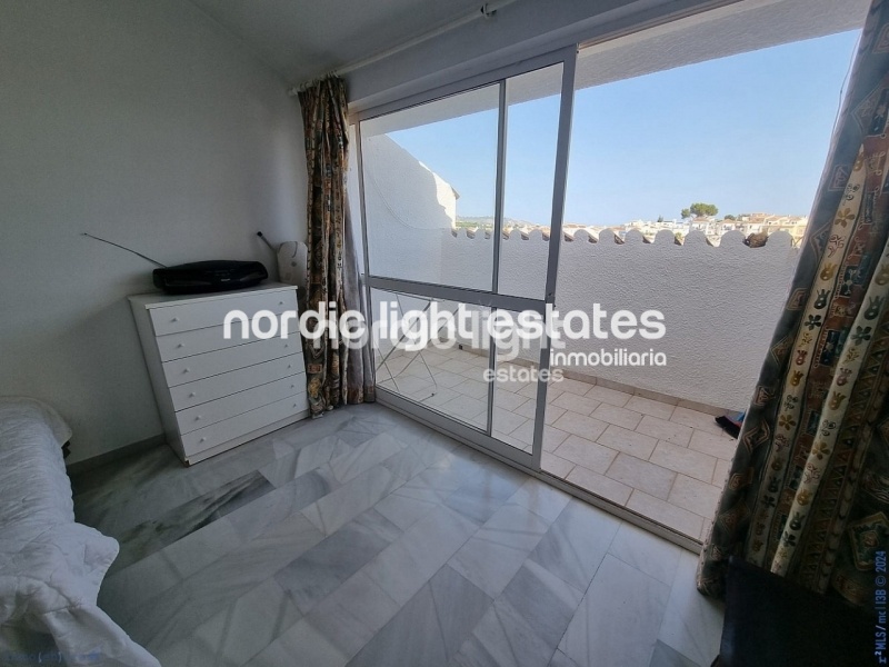 Duplex with 2 terrazas 850 meters from Burriana Beach in Nerja