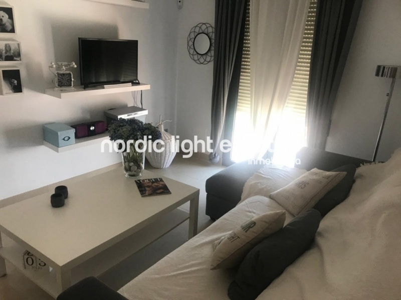 Lindo apartamento situado junto a la plaza de la Concordia en Torrox