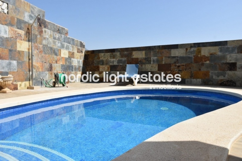 Villa in Nerja with 2 lounges and 2 kitchens