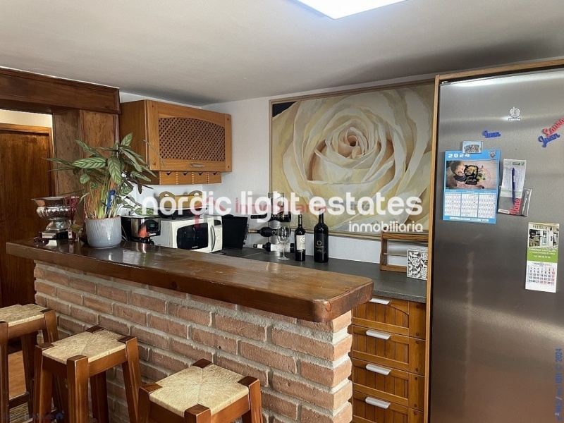 Villa en Nerja con 2 salones y 2 cocinas