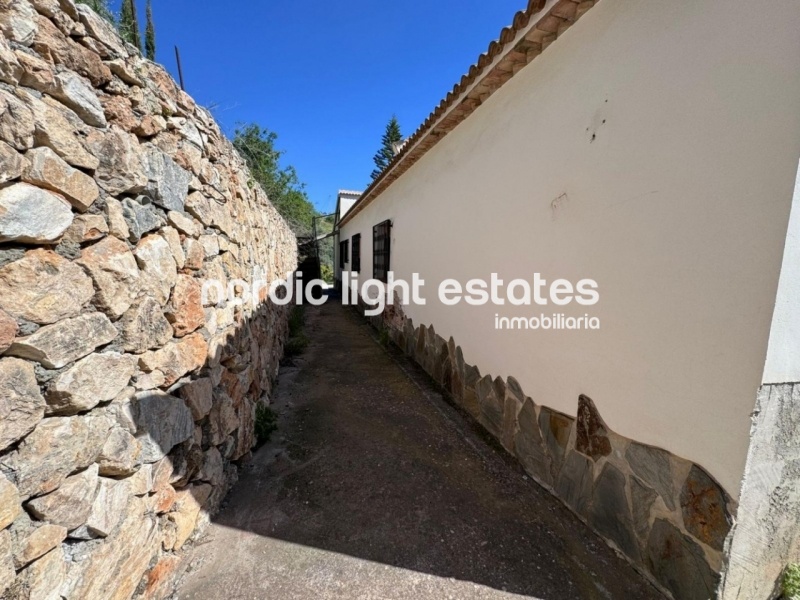 Exclusive country villa 4 bedrooms in Competa