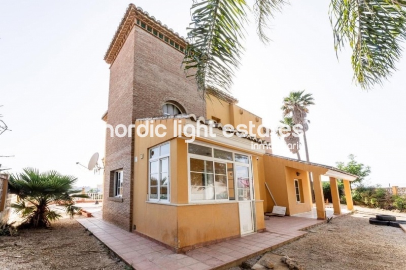 Spacious villa 3 beds, 3 baths in Torre del Mar