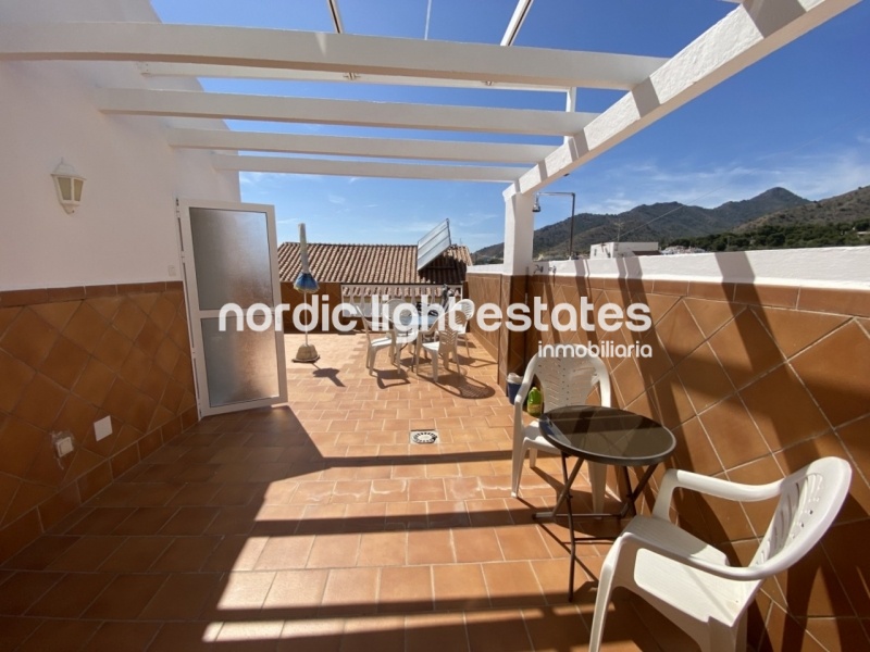 Encantador dúplex 3 dormitorios, 2 baños en Maro (Nerja)