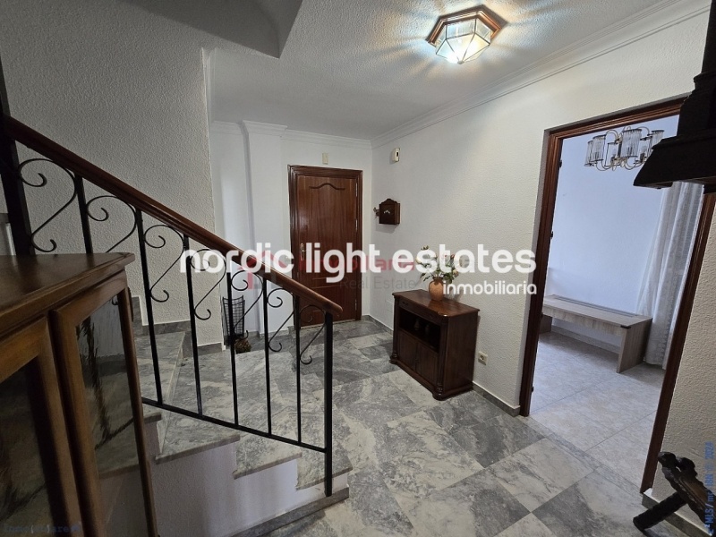 Similar properties Very large house with private garden and garage in Torre del Mar 