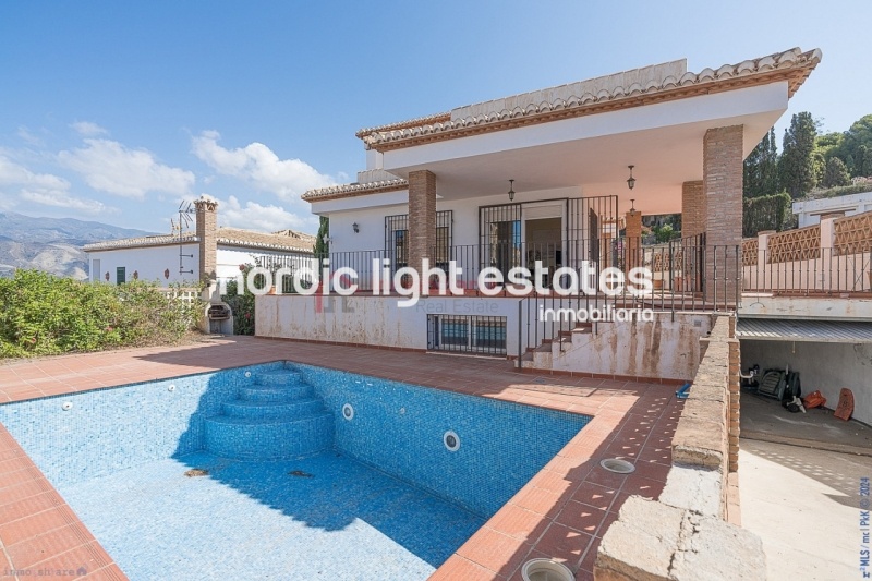 Magnifica villa muy cerca del mar, 5 dormitorios, 4 baños La Herradura