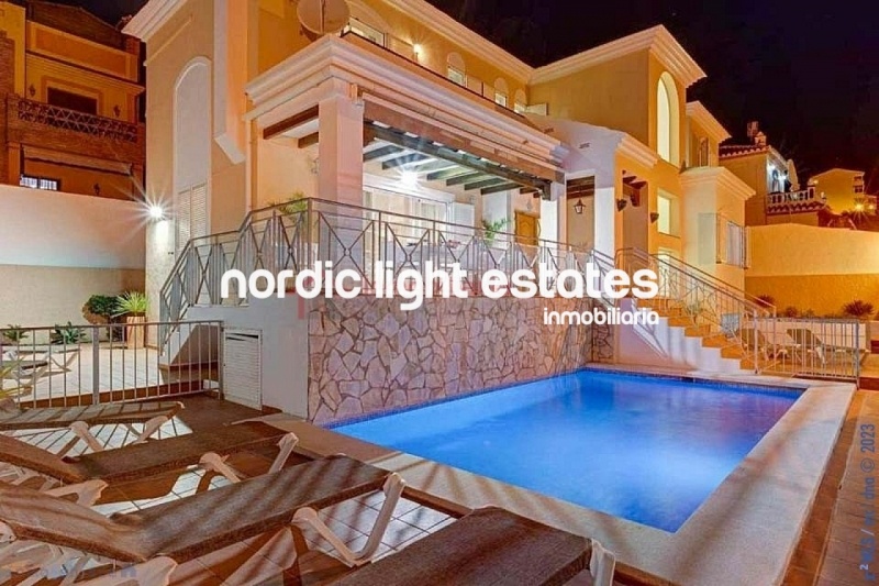 Similar properties Extraordinary villa with 5 bedrooms and 3 bathrooms