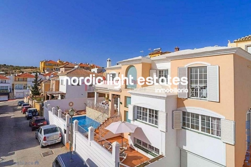 Similar properties Extraordinary villa with 5 bedrooms and 3 bathrooms