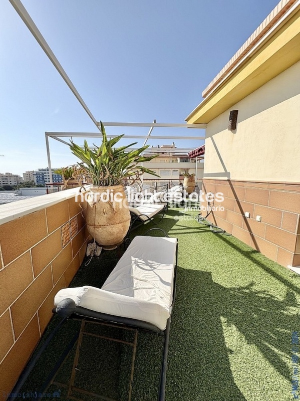 Exclusive penthouse with a terrace of 77 sqm in Torre del Mar