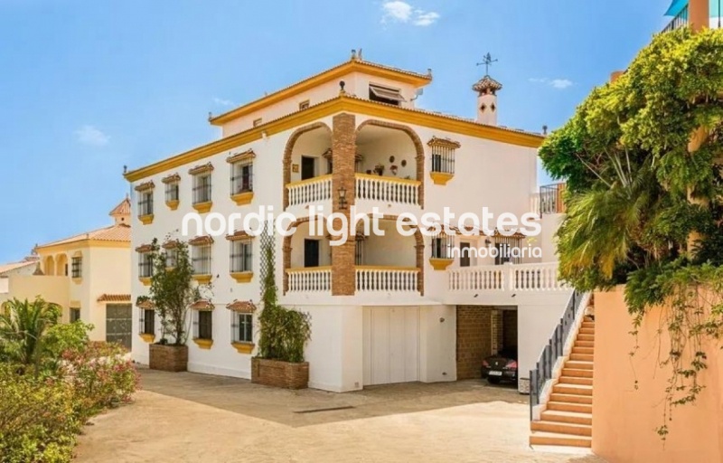 Grand multi-purpose villa very spacious in Benajarafe 