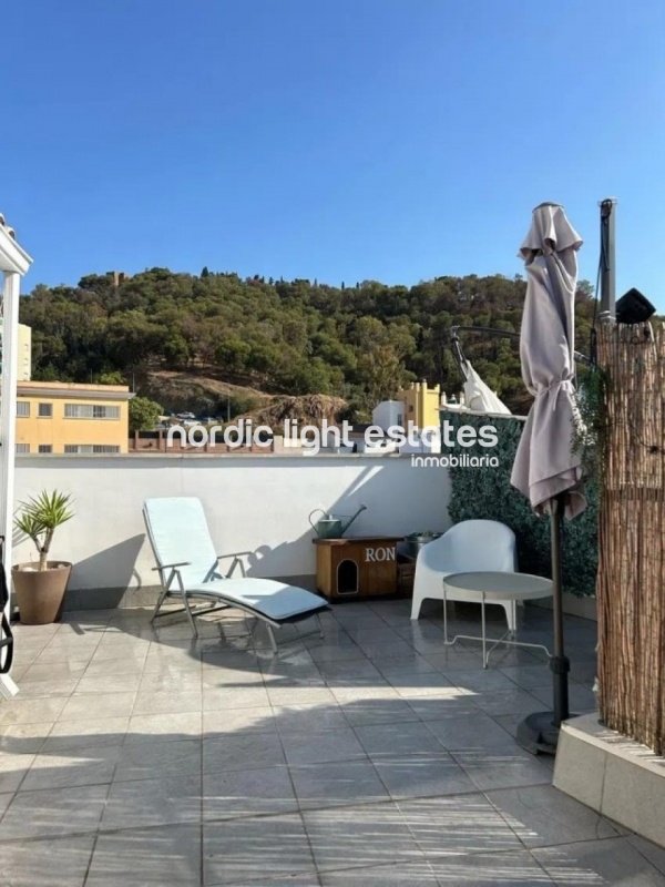 Ático-Dúplex en Málaga – Vistas y Terraza