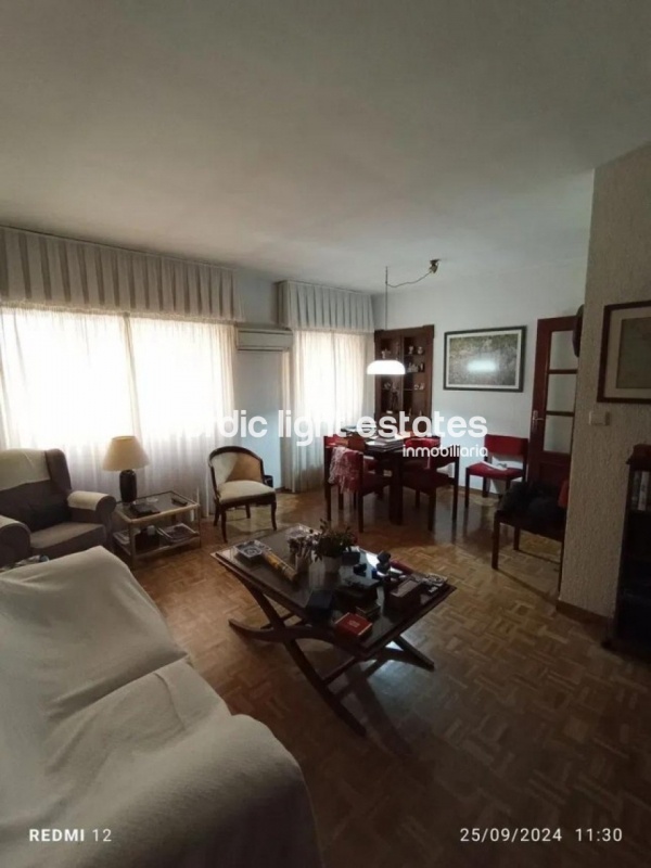 Spacious Apartment in Málaga – 6 Bedrooms, Gibralfaro