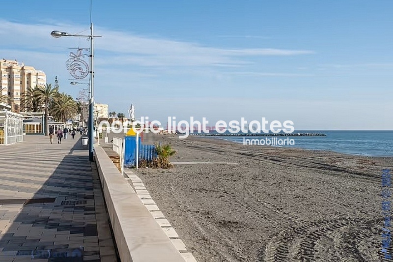 Apartamento para reformar a 2 pasos de la playa en Torrox Costa