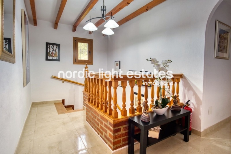 Impressive villa 4 beds, 5 baths + studio in Iznate