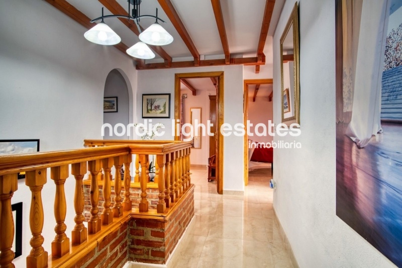 Propiedades similares Impresionante villa 4 dormitorios, 5 baños + estudio Iznate