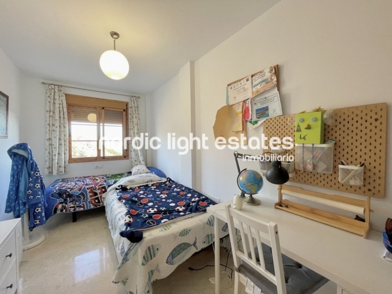 Good sized terraced house with parking space and communal pool in Frigiliana