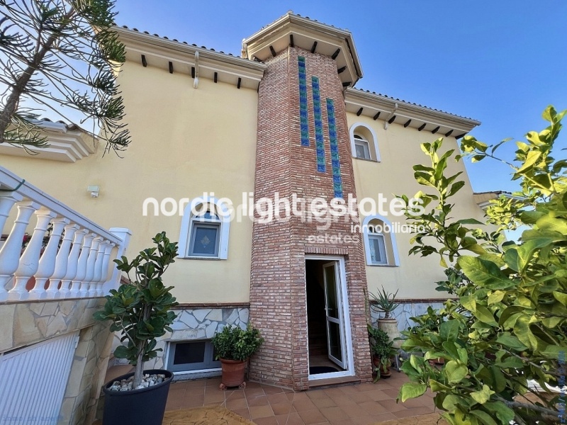 Similar properties Elegant villa in Torre del Mar, in the prestigious El Tomillar urbanization