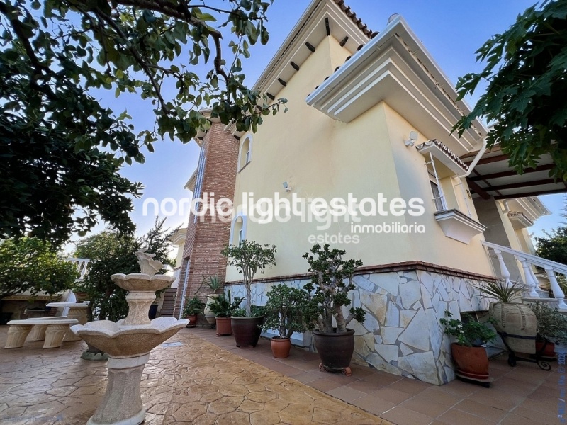 Similar properties Elegant villa in Torre del Mar, in the prestigious El Tomillar urbanization