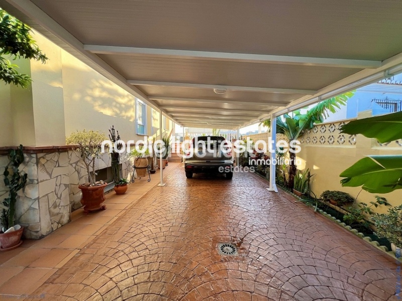 Similar properties Elegant villa in Torre del Mar, in the prestigious El Tomillar urbanization