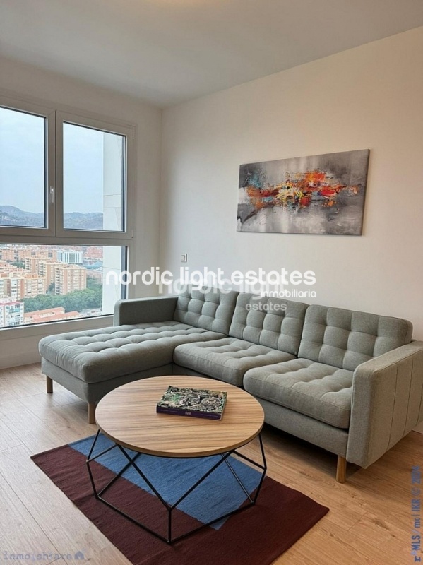 Elegante apartamento en la Torre Norte de Martiricos en Málaga capital