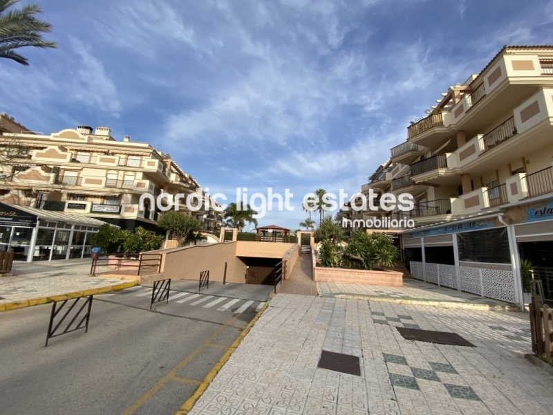 Lovely estudio apartment with spaciousd terrace in Torrox Costa, Peñoncillo Beach