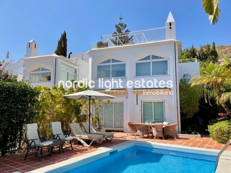 Spectacular detached villa in the urb. Alhambra in Nerja 