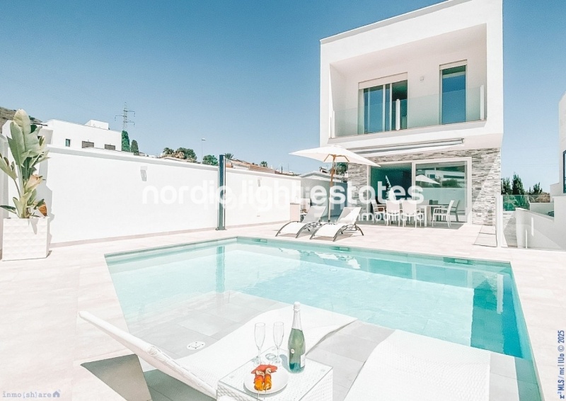 Contemporary style, comfort, prime location in Nerja