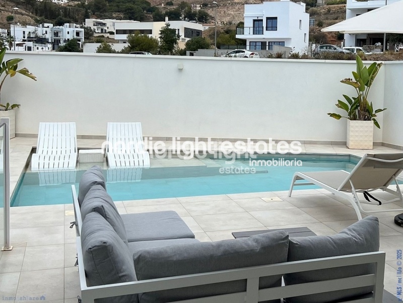 Contemporary style, comfort, prime location in Nerja