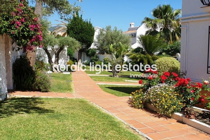 Magnificent semi-detached villa in Capistrano Village, Nerja