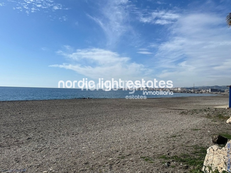 Apartamento frente al mar en Caleta de Vélez