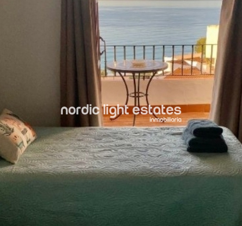 Apartment with panoramic sea views in Nerja