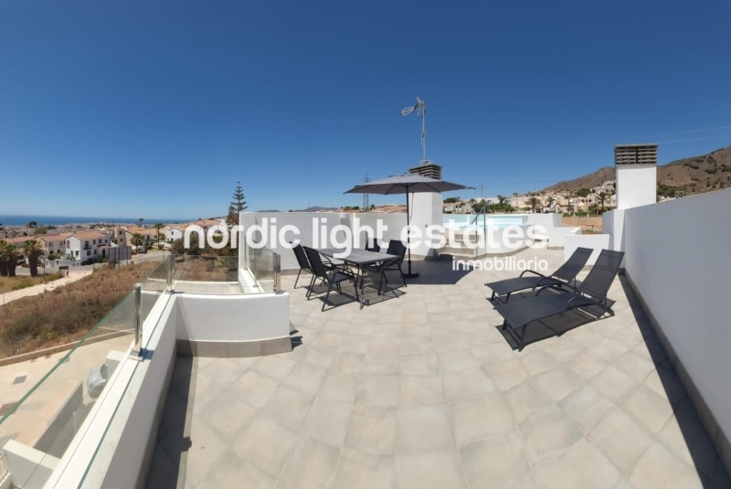 Villa casi nueva con vistas espectaculares en Capistrano, Nerja