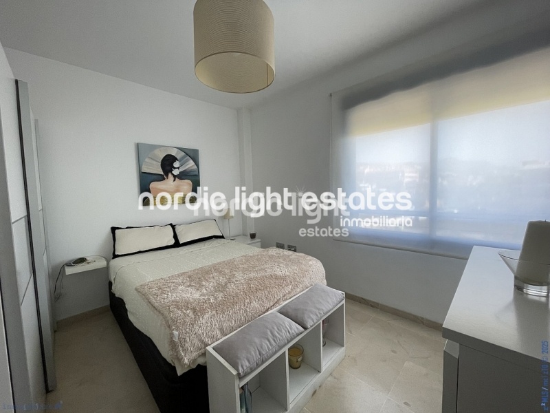 Espectacular apartamento en primera línea de la playa en Torrox Costa