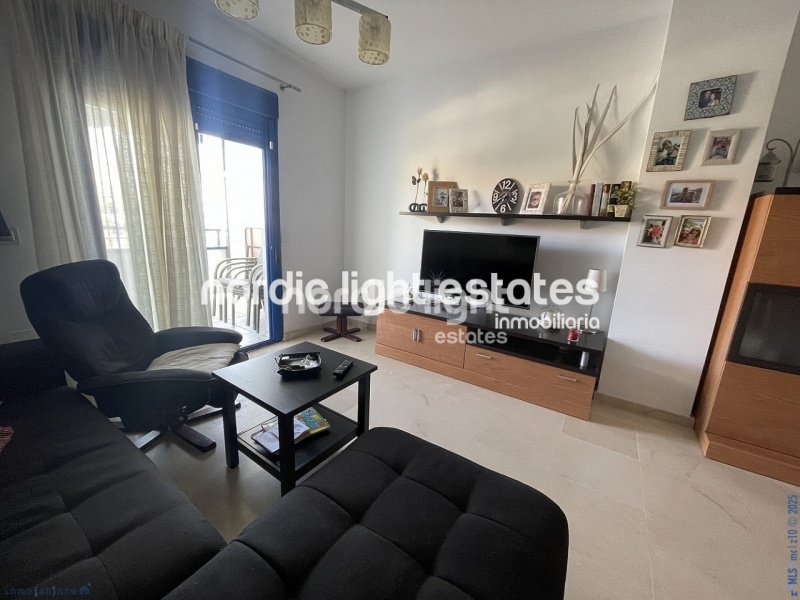 Espectacular apartamento en primera línea de la playa en Torrox Costa