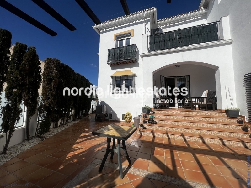 Very spacious corner townhouse in Rincón de la Victoria 