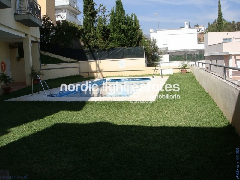 Apartamento con plaza de garaje en Rincón de la Victoria 3 dormitorios