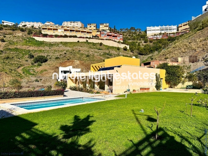 Elegante villa independiente en El Peñoncillo, Torrox Costa